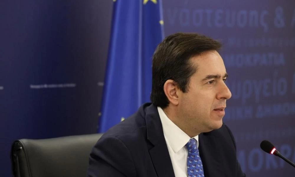 Μηταράκης: Στο Παρίσι αύριο για συνάντηση με τον Γάλλο ΥΠΕΣ Gérard Darmanin